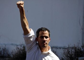 Líder da oposição, Juan Guaidó se declara presidente interino da Venezuela