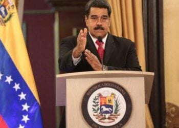 Maduro rechaça "tentativa de golpe" e rompe relações diplomáticas com EUA