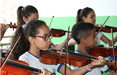 Orquestra goiana Cajuzinhos do Cerrado é convidada para tocar na Bahia