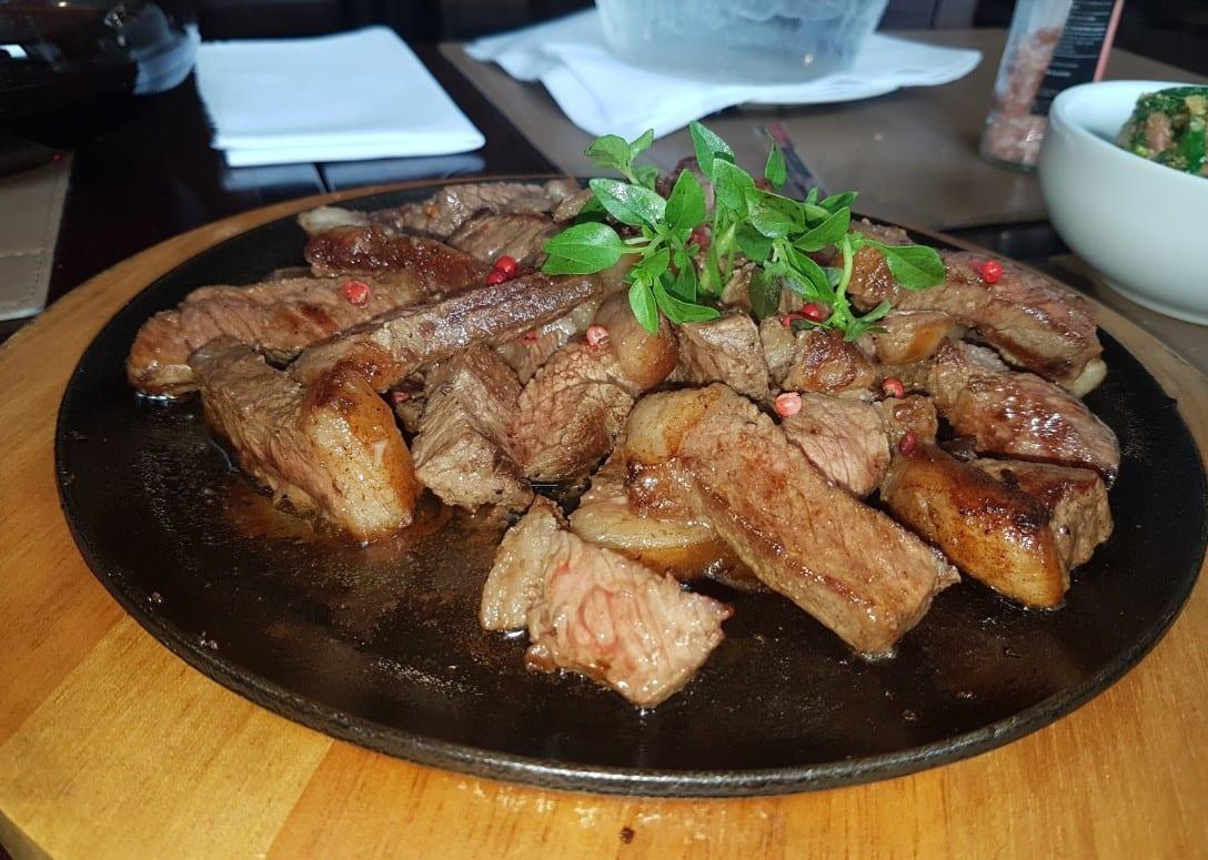 ótimos lugares para saborear carne em Goiânia_restaurante