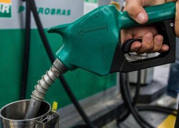 Preço  da gasolina não sofre alteração, em Goiânia, após anúncio da Petrobras