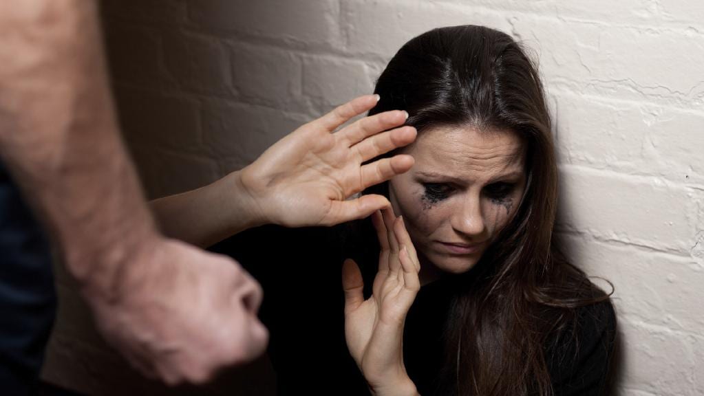 Três em cada 10 mulheres que morrem por violência têm histórico de agressão