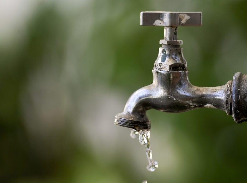 Cerca de 200 bairros de Goiânia e Aparecida terão o fornecimento de água interrompido neste domingo