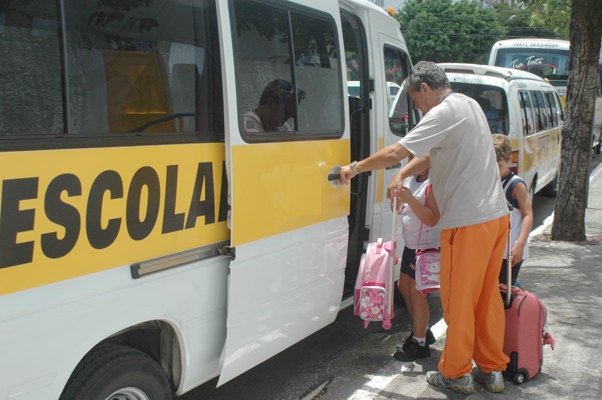 Detran começa vistoria em mais de 5 mil veículos de transporte escolar de Goiás