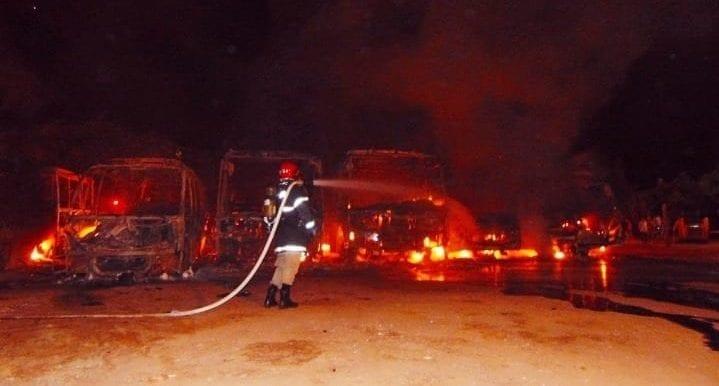Incêndio em ônibus escolares e ambulância de Aragarças foi motivado por 'vingança'