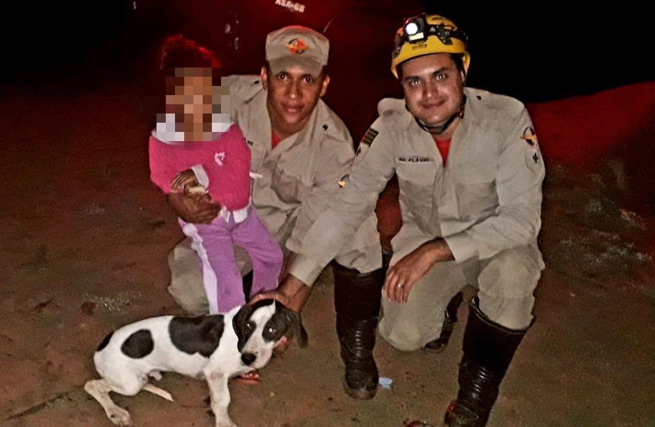Latido de cachorro ajuda Bombeiros de Goiás encontrarem criança desaparecida em mata