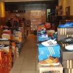 Mais de 3 mil pares de tênis falsificados são apreendidos em duas lojas em Anápolis