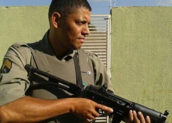 Sargento da PM é morto após reagir a assalto a um restaurante, em Águas Lindas
