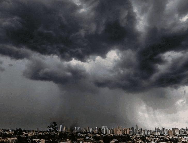 Sexta-feira deve ser de temporal com fortes rajadas de vento em Goiás
