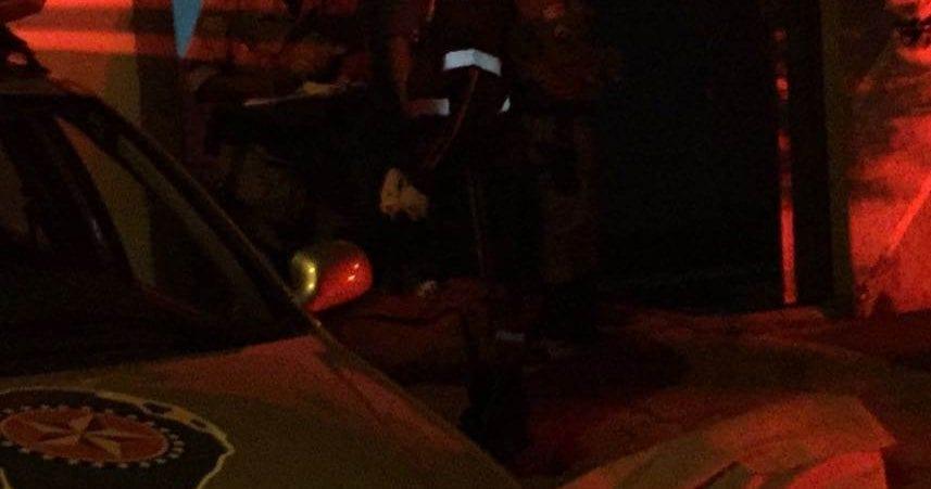 Terror, gritos e tiros na madrugada deixa dois mortos e feridos, em Anápolis
