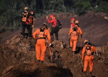 Tragédia em Brumadinho completa um mês, com mais de 130 desaparecidos