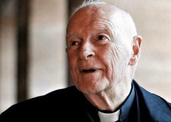 Vaticano expulsa ex-cardeal Theodore McCarrick, acusado de abusos sexuais