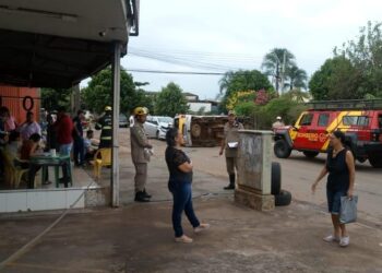Acidente com van escolar deixa crianças feridas no Jardim Guanabara, em Goiânia