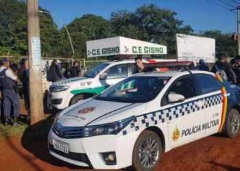 Após denúncia de bomba em escola de Brasília, esquadrão da PM deflagra operação