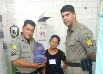 Bebê nasce dentro de viatura da Polícia Militar do Estado de Goiás