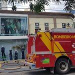 Bombeiros combatem incêndio em exaustor de restaurante, no Setor Marista