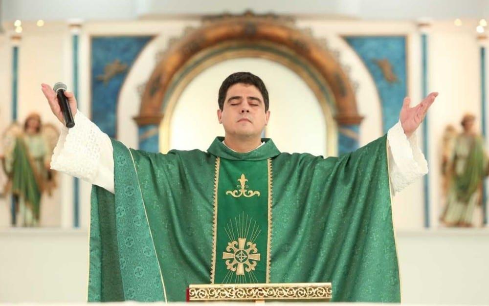 Cinco condenados por ameaçar divulgar conteúdo do padre Robson, em Goiás