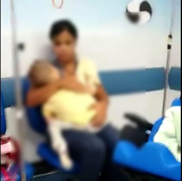 Criança morre no colo da mãe e causa desespero em hospital de Goiânia