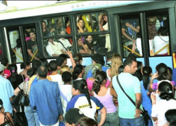 Em visita a CDTC vereadores tentam adiar votação do aumento da passagem, em Goiânia
