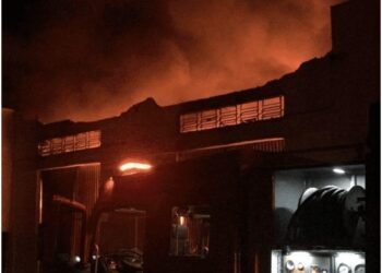 Incêndio causa prejuízo de R$ 3 milhões em depósito de móveis de luxo, em Anápolis; veja vídeo