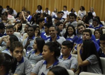 Membros do Jovem Cidadão recebiam menos da metade do repassado pelo Governo de Goiás, diz secretaria