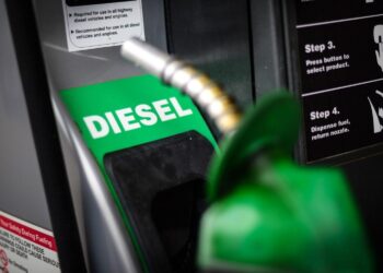 Petrobras anuncia 'cartão caminhoneiro' que permite comprar diesel com preço fixo