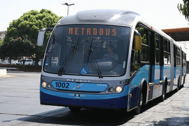 Privatização da Metrobus marca encontro entre governador de Goiás e prefeito de Goiânia