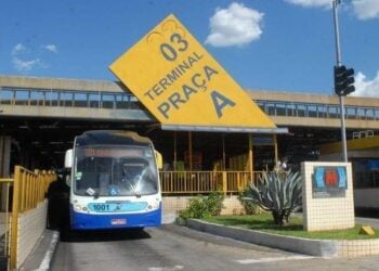Vereadores de Goiânia aprovam abertura de novas vagas para ambulantes em terminais e plataformas