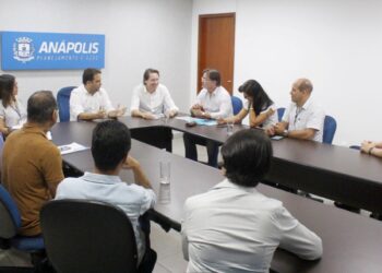 Em reunião com presidente da Saneago, Roberto Naves garante investimentos em Anápolis