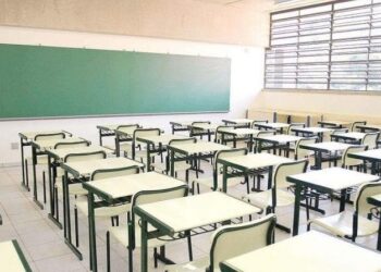 Greve já afeta 400 escolas estaduais em Goiás, diz Sintego
