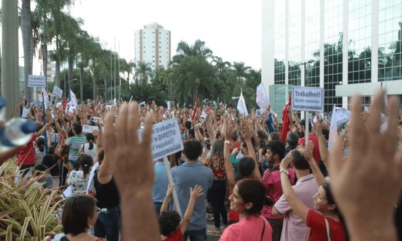 Sintego decide hoje se mantém ou encerra greve na Educação em Goiás