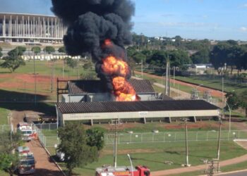 Brasília: incêndio em subestação de energia derruba luz em 17 mil casas e prédios