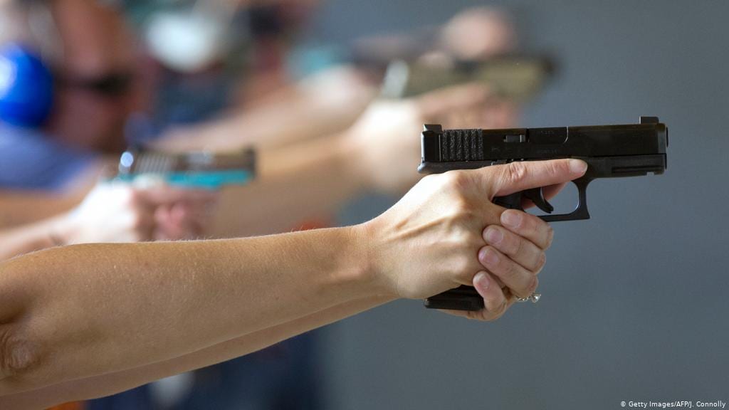 Flórida permite que professor porte arma em sala de aula