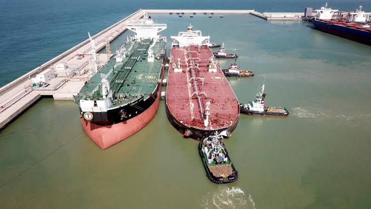 Petrobras usa terminal privado para exportar petróleo no Porto do Açu