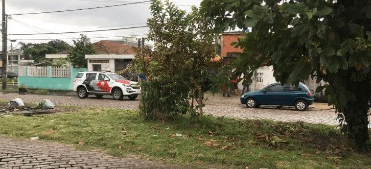 PM é baleado na cabeça e dois suspeitos morrem durante tiroteio em São Vicente