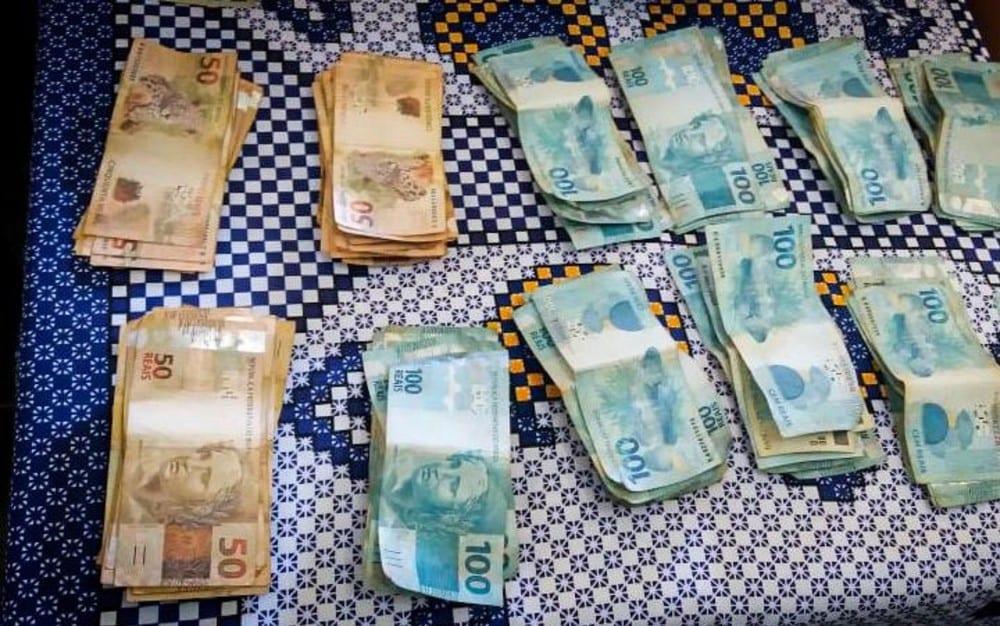 Polícia procura dono de R$ 12 mil encontrados por adolescentes no interior de Goiás