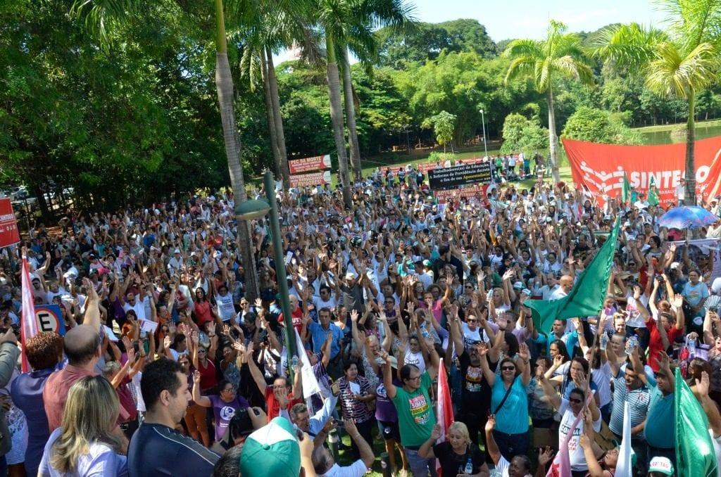 Sindicatos e entidades da Educação confirmam greve geral em Goiás no dia 15