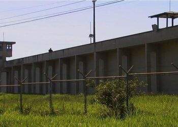 Agentes encontram ilícitos em celas, durante vistoria em presídio de Aparecida de Goiânia