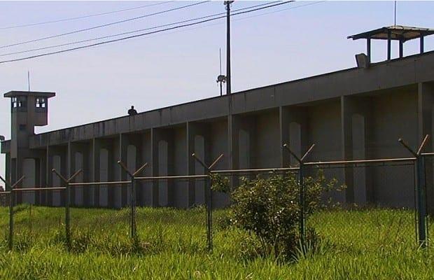 Agentes encontram ilícitos em celas, durante vistoria em presídio de Aparecida de Goiânia
