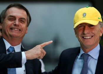 Bolsonaro diz na Argentina que criação de moeda única 'é 1º passo para um sonho'