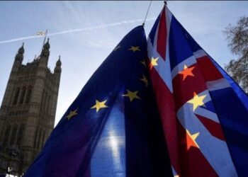 Câmara dos Comuns rejeita tentativa de descartar Brexit sem acordo