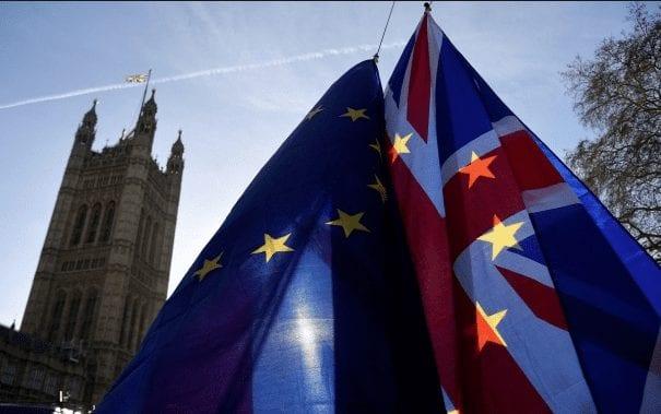 Câmara dos Comuns rejeita tentativa de descartar Brexit sem acordo