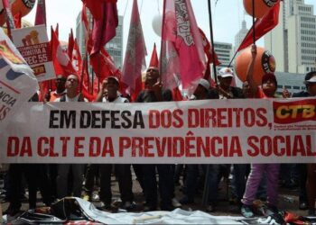 Centrais sindicais fazem greve contra a Previdência