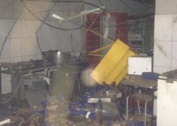 Cozinha de escola municipal é destruída após incêndio, em Aparecida de Goiânia
