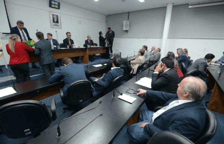 Deputados de Goiás fazem acordo para aprovar Regime de Recuperação Fiscal