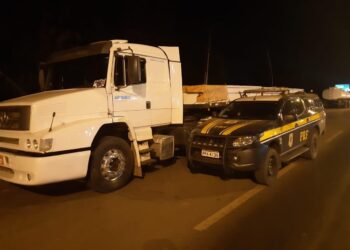 Em Acreúna, PRF frustra roubo de carreta em andamento e liberta refém