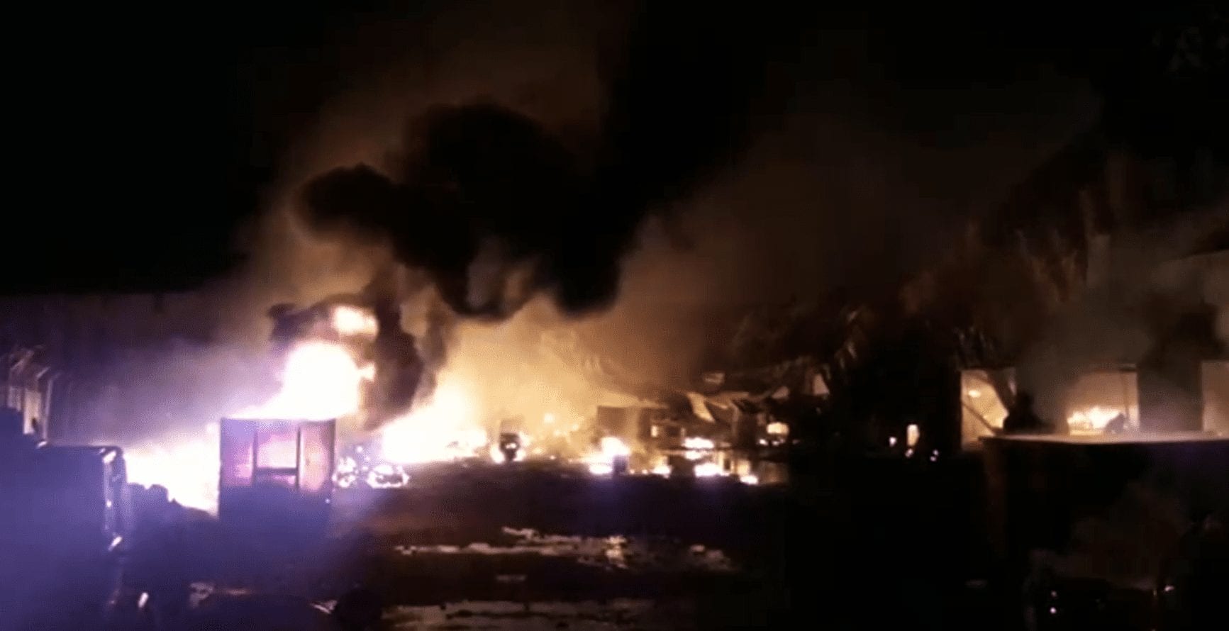 Empresa reciclagem destruída por incêndio não tinha estrutura para o trabalho, em Aparecida de Goiânia