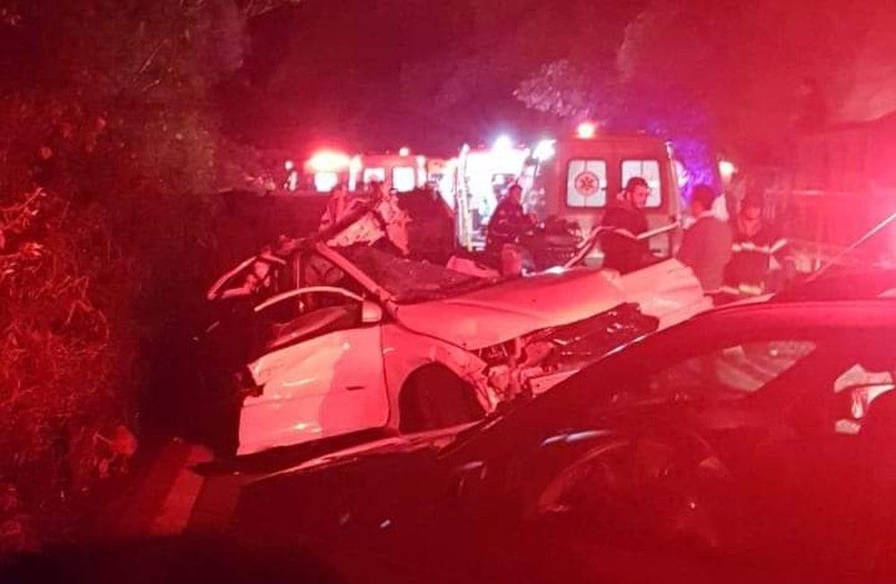 Ônibus colide com carros, capota e deixa 10 mortos em Campos do Jordão (SP)