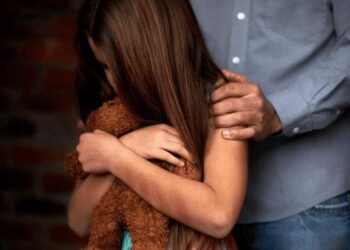 Pai é preso suspeito de abusar da filha, em Jataí