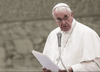 Papa faz apelo contra 'blogs e grupos' hostis à Igreja
